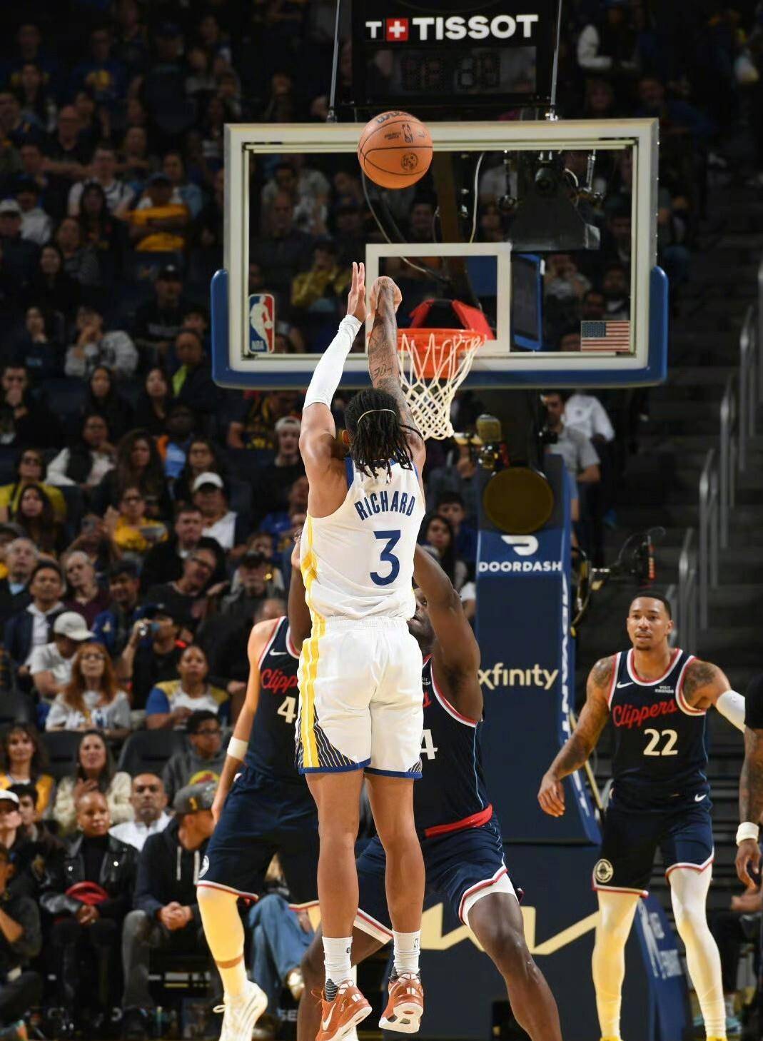 勇士力克国王,范弗利特状态火热的简单介绍 勇士力克国王,范弗利特状态火热的简单介绍