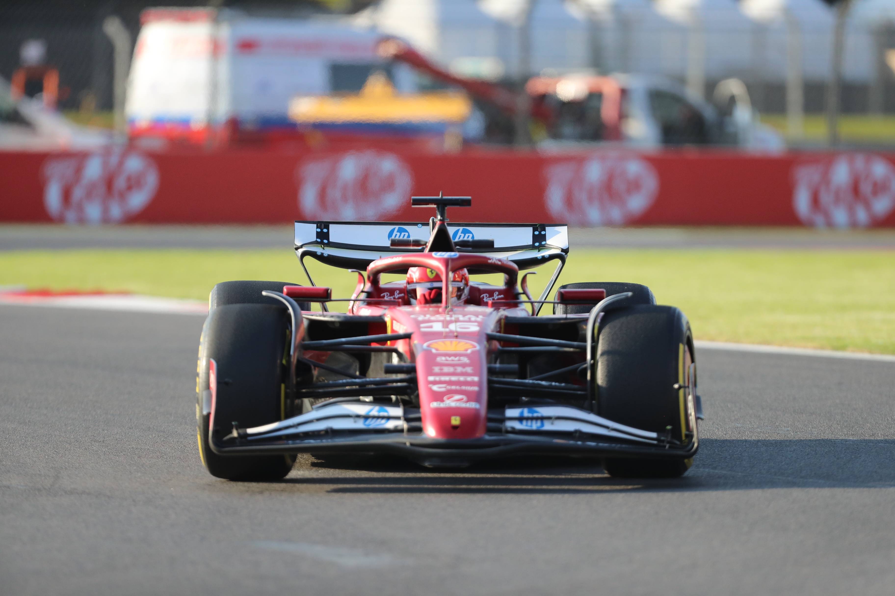 阿斯顿马丁逆转威廉姆斯，勒克莱尔统治全场