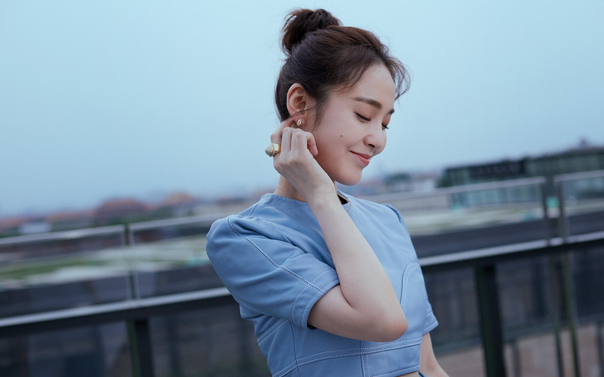 双星耀夜，东契奇的关键时刻与F1揭幕战的平行叙事