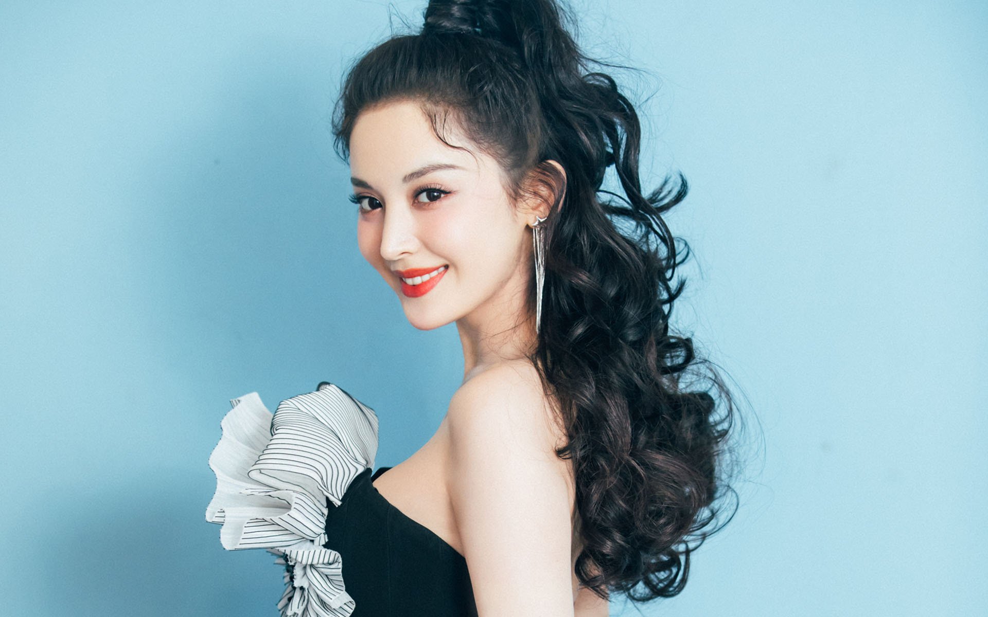 开云体育入口-厄德高独舞，一记弧线打破的，不止是洪都拉斯的铁壁